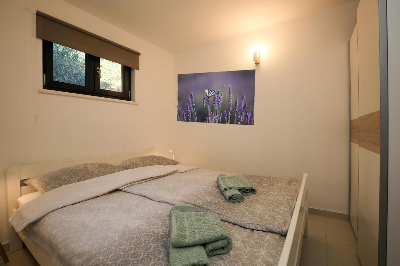 Apartmani Nena I Branko Premantura Eksteriør billede