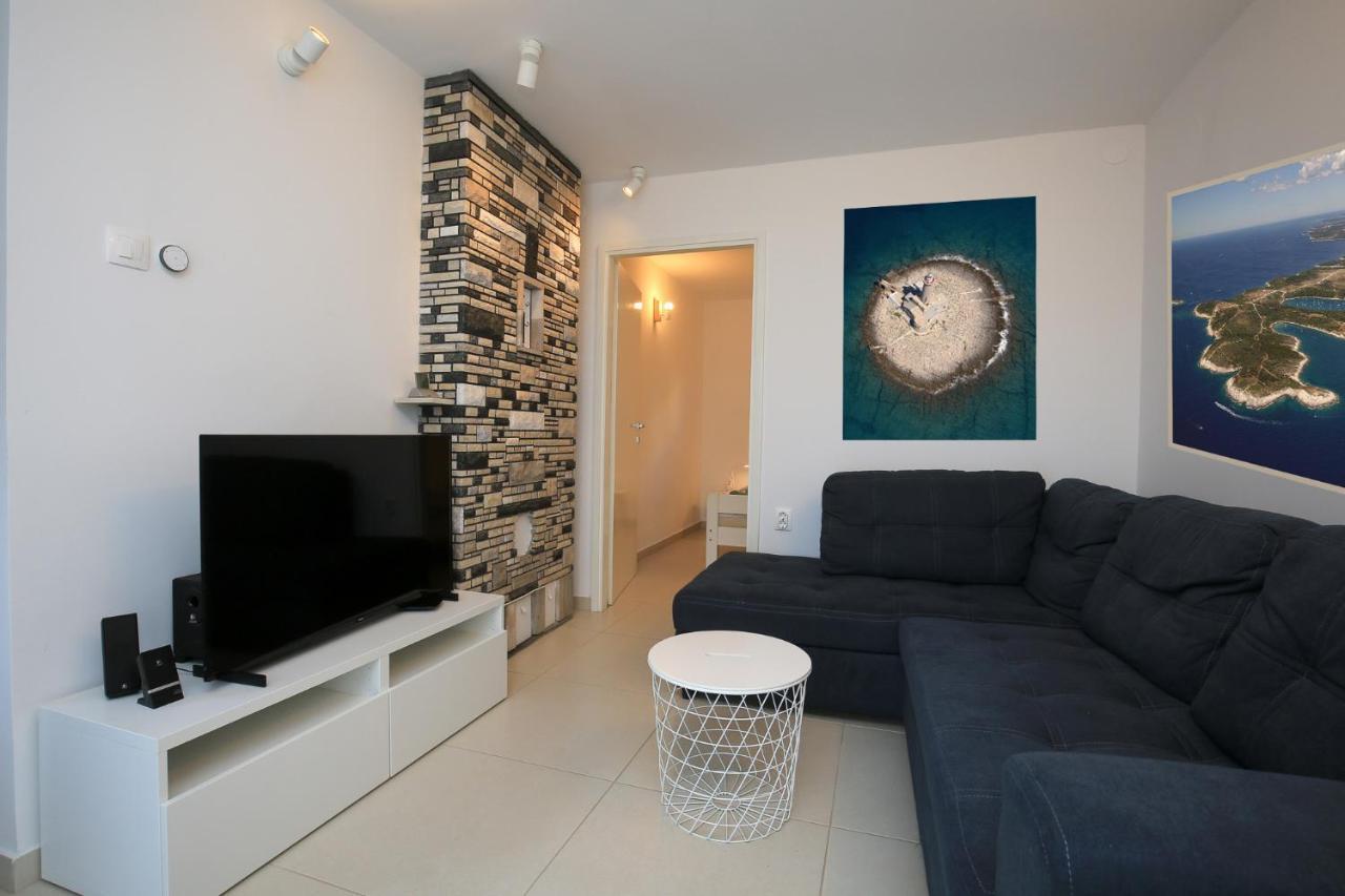 Apartmani Nena I Branko Premantura Eksteriør billede